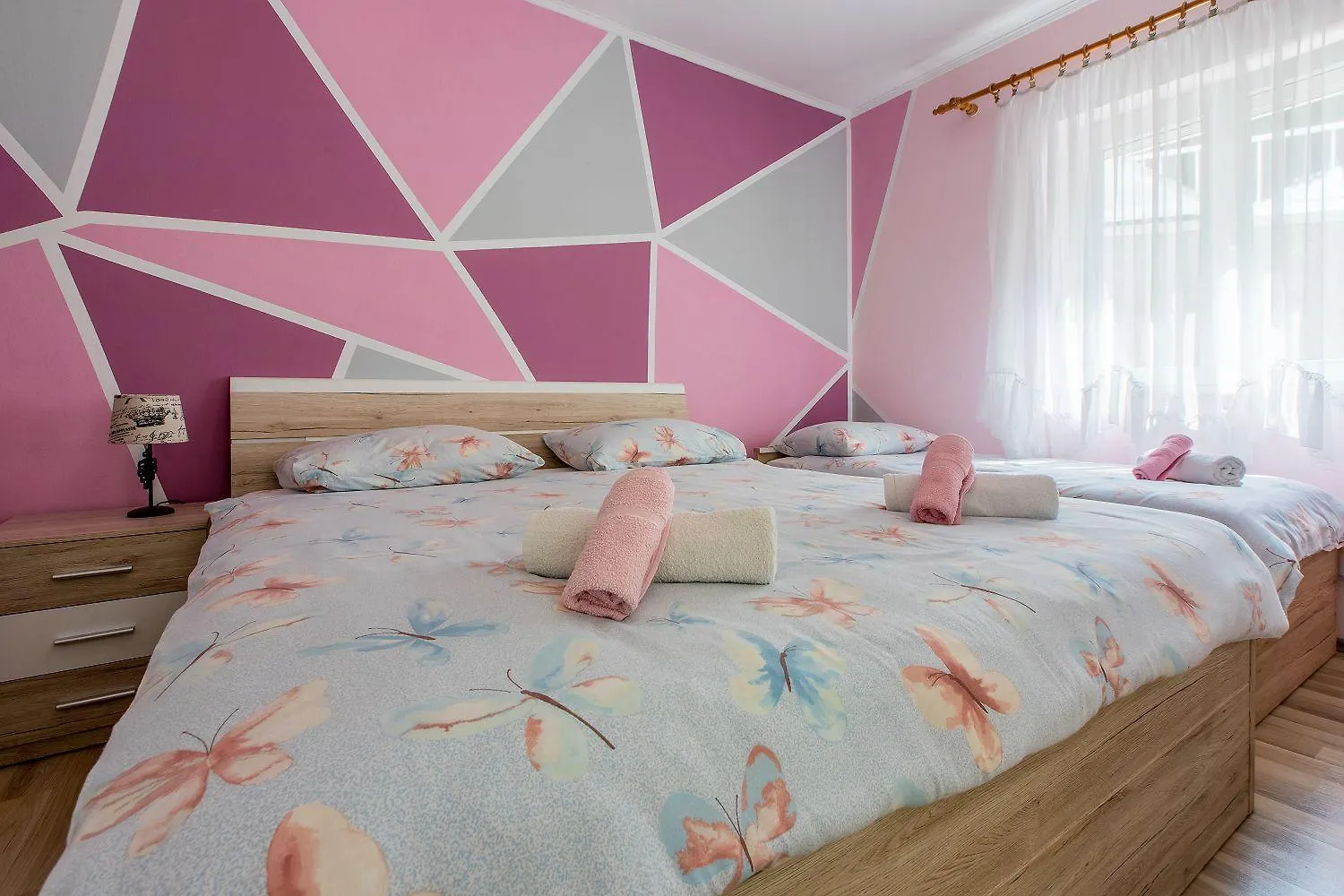 Hundefreundliches Apartment Nur 350 Meter Zum Sandstrand Mit Privater Terrasse, Steingrill, Wifi Crikvenica