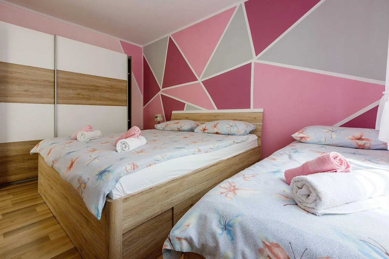 Hundefreundliches Apartment Nur 350 Meter Zum Sandstrand Mit Privater Terrasse, Steingrill, Wifi Crikvenica Croatia