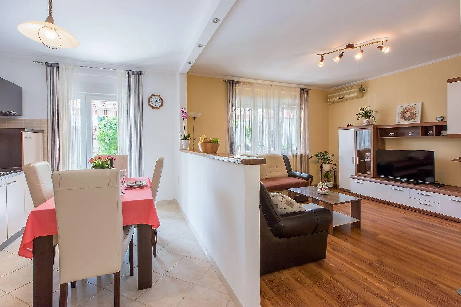 Hundefreundliches Apartment Nur 350 Meter Zum Sandstrand Mit Privater Terrasse, Steingrill, Wifi Crikvenica Croatia