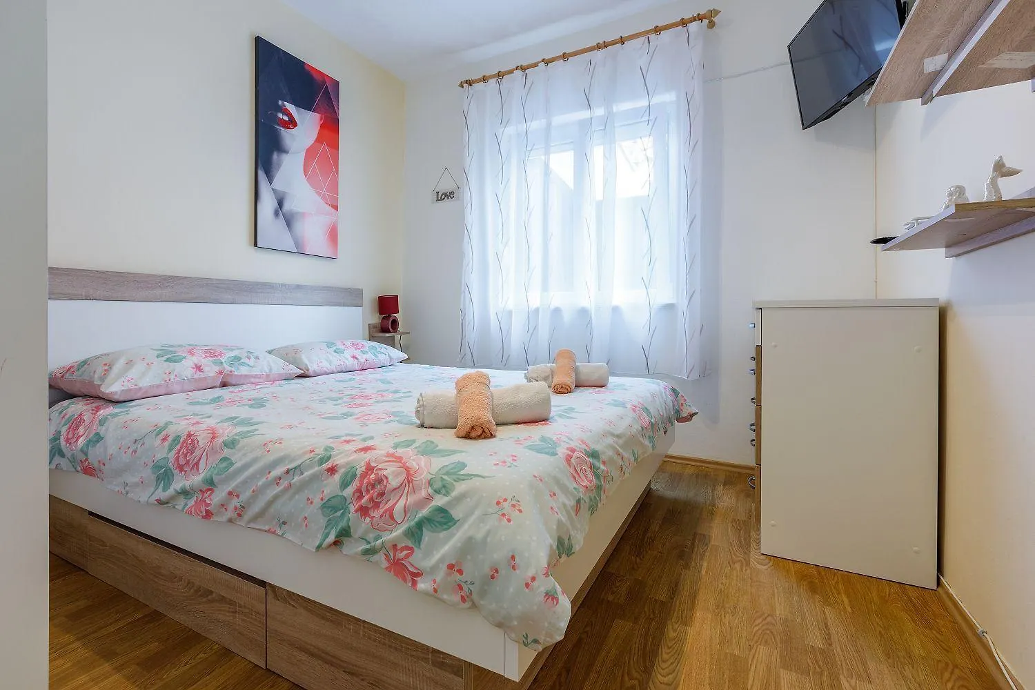 Hundefreundliches Apartment Nur 350 Meter Zum Sandstrand Mit Privater Terrasse, Steingrill, Wifi Crikvenica